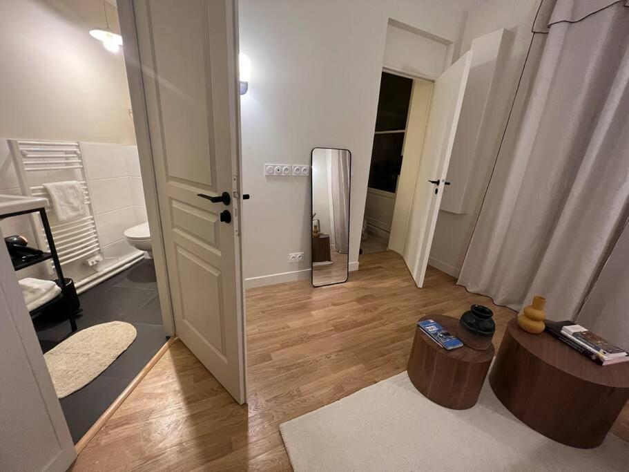 Marais - Unique Duplex Decorated With Taste Apartment Paris Bagian luar foto