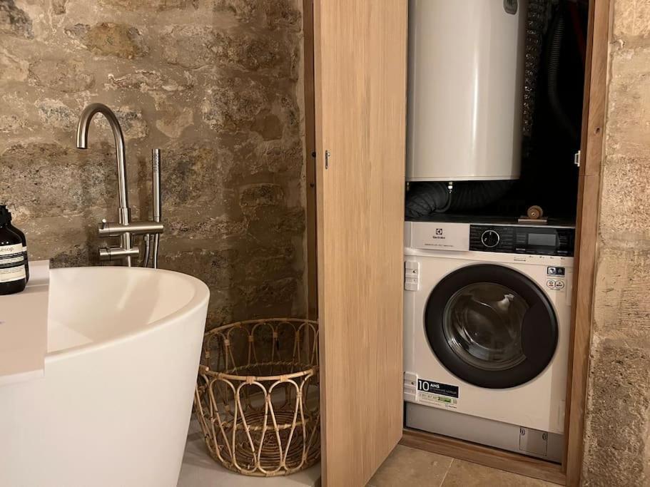 Marais - Unique Duplex Decorated With Taste Apartment Paris Bagian luar foto