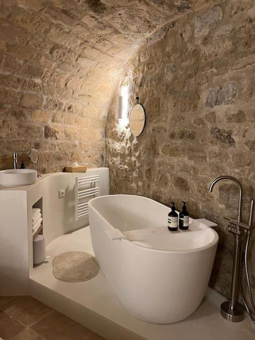Marais - Unique Duplex Decorated With Taste Apartment Paris Bagian luar foto