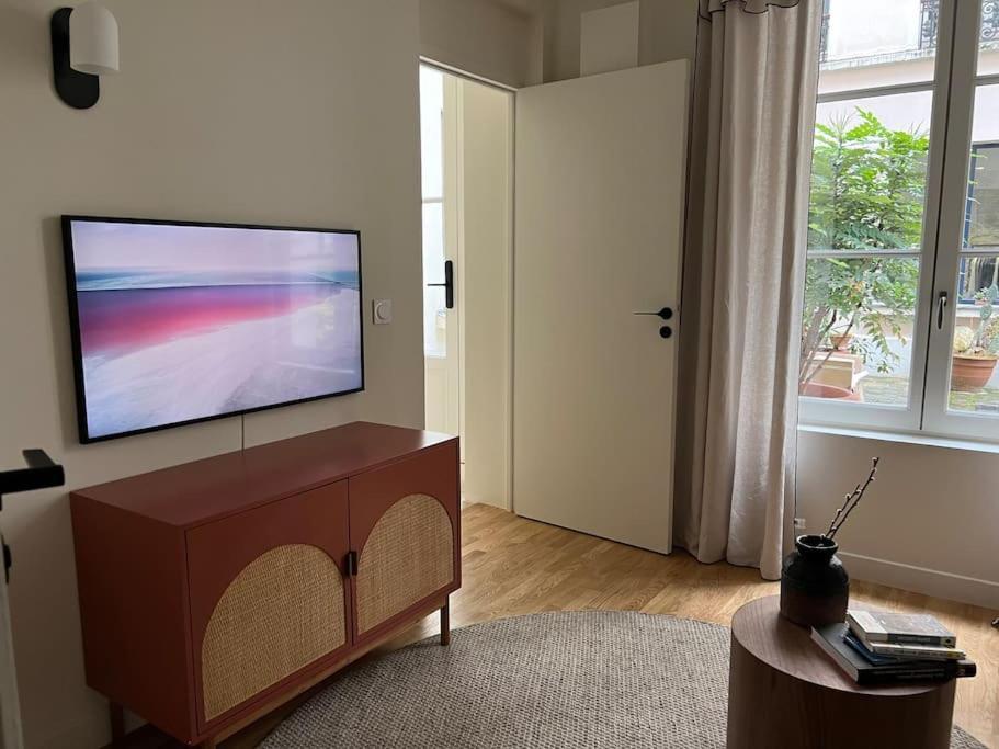 Marais - Unique Duplex Decorated With Taste Apartment Paris Bagian luar foto